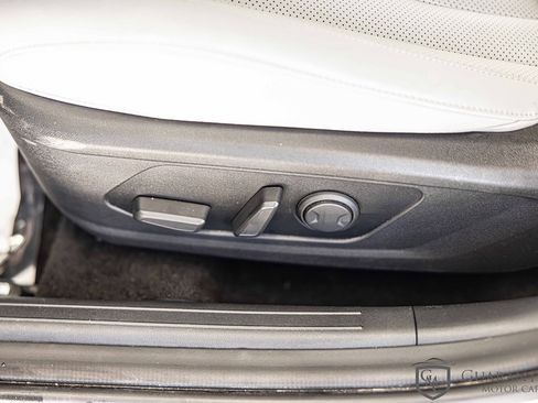 Used 2024 Hyundai Elantra Limited image 21