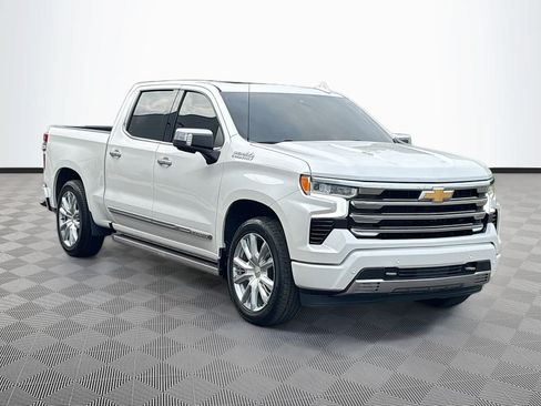 Used 2023 Chevrolet Silverado 1500 High Country w/ High Country Premium Package AWD/4WD image 3