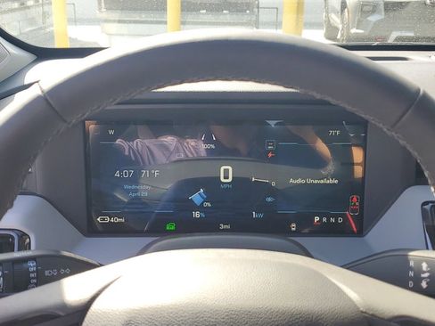 Used 2027 Chevrolet Bolt LT w/ Comfort Package FWD image 29