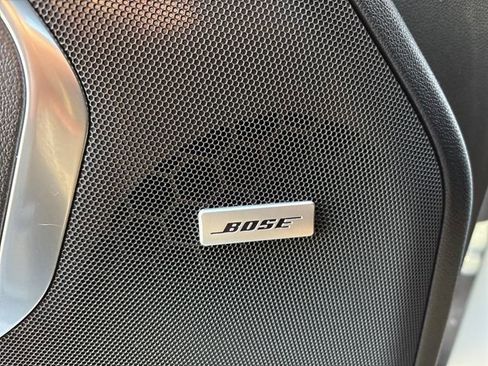 Used 2023 Chevrolet Suburban Premier image 24