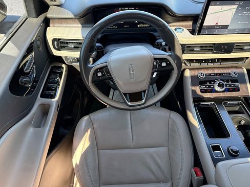 Used 2022 Lincoln Aviator Reserve w/ Elements Package Plus image 18