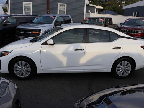 Used 2024 Nissan Sentra S FWD image 2