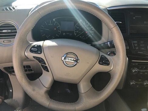 Used 2013 Nissan Pathfinder Platinum w/ Platinum Premium Pkg image 16