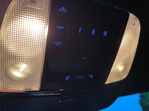 Used 2017 Jeep Grand Cherokee Limited image 47