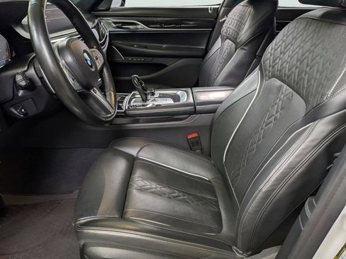 Used 2022 BMW 750i xDrive w/ Executive Package image 29