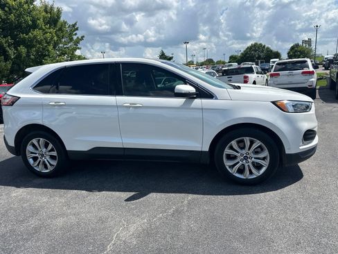 Used 2021 Ford Edge Titanium w/ Equipment Group 301A AWD/4WD image 4