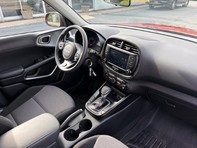 Certified 2022 Kia Soul LX FWD image 31