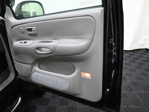 Used 2002 Toyota Tundra Limited image 23
