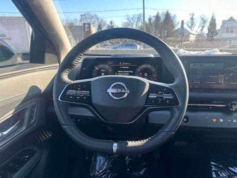 Used 2023 Nissan Ariya AWD image 13