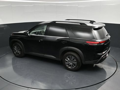 Used 2025 Nissan Pathfinder SV FWD image 51