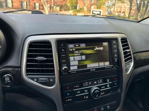 Used 2013 Jeep Grand Cherokee Laredo image 27