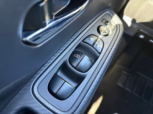 Used 2022 Nissan Versa SV image 24