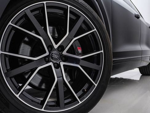 Used 2021 Audi SQ8 Premium Plus w/ SQ8 Black Optic Package AWD/4WD image 5