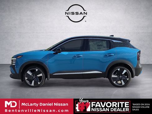 Used 2025 Nissan Kicks SR w/ Illumination Package AWD/4WD image 3