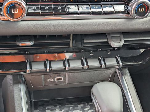 New 2026 GMC Canyon Elevation w/ Convenience Package image 26