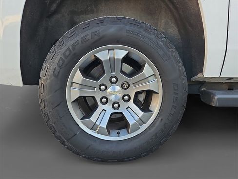 Used 2019 Chevrolet Suburban LT image 10