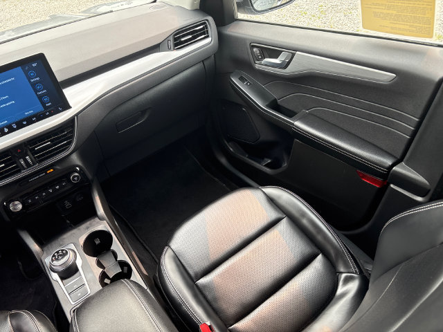 Certified 2024 Ford Escape Platinum AWD/4WD image 24