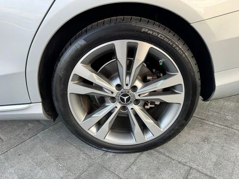 Used 2018 Mercedes-Benz C 300 Sedan image 4