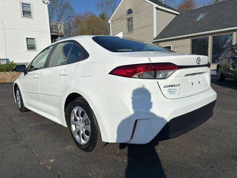 Used 2023 Toyota Corolla LE FWD image 5