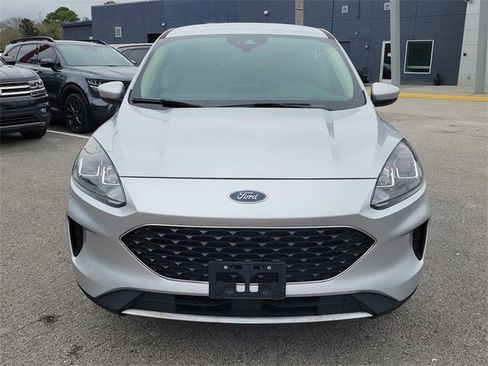 Used 2020 Ford Escape SE image 6