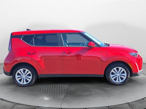 Used 2024 Kia Soul LX FWD image 6