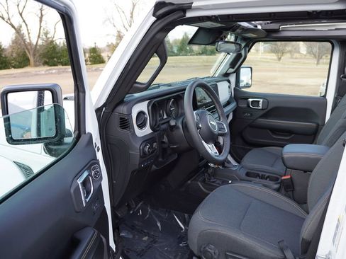 Certified 2025 Jeep Wrangler Unlimited Sahara w/ Safety Group image 16