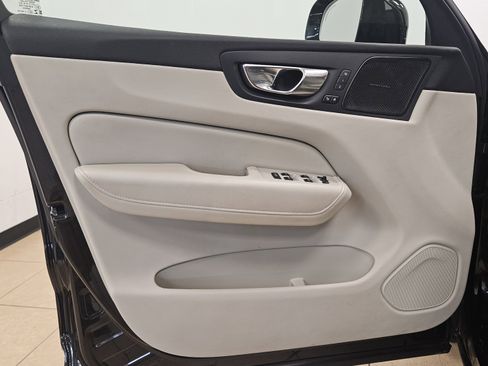 Used 2021 Volvo XC60 T6 Inscription image 12