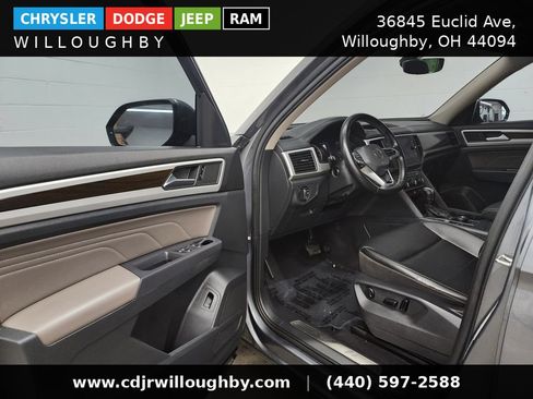 Used 2021 Volkswagen Atlas SE w/ Panoramic Sunroof Package AWD/4WD image 12