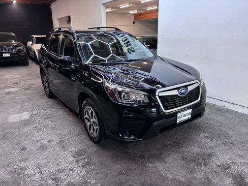Used 2020 Subaru Forester Premium AWD/4WD image 2