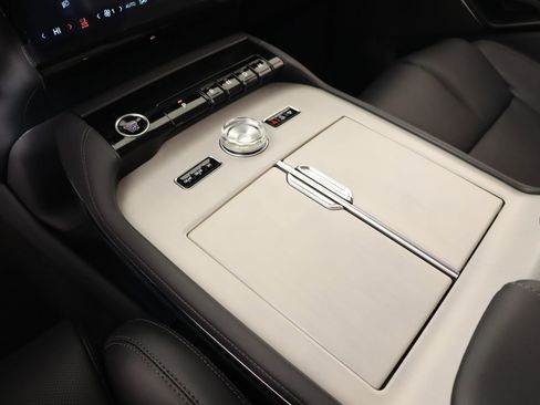 New 2026 Lincoln Navigator Premiere AWD/4WD image 9