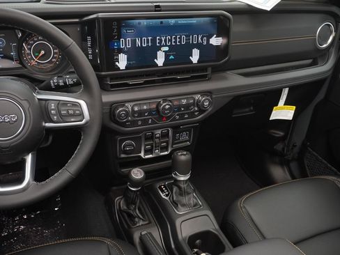 New 2026 Jeep Wrangler Unlimited Sahara AWD/4WD image 20