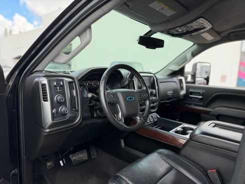 Used 2019 Chevrolet Silverado 2500 LTZ w/ Duramax Plus Package AWD/4WD image 12
