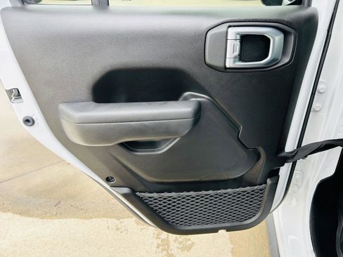 Used 2024 Jeep Wrangler Willys image 22