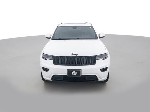 Used 2018 Jeep Grand Cherokee Altitude image 2