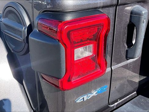 Used 2021 Jeep Wrangler Unlimited Sahara w/ Cold Weather Group image 20