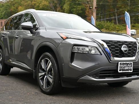 Used 2023 Nissan Rogue SL w/ SL Premium Package image 11