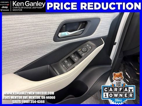 Used 2023 Nissan Rogue SV image 11