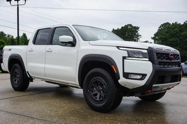 Used 2026 Nissan Frontier PRO-4X AWD/4WD image 2
