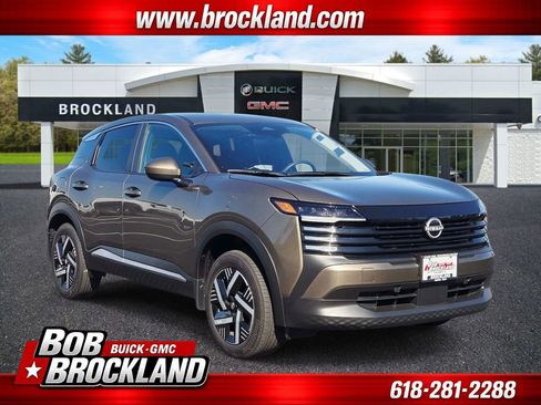 Used 2025 Nissan Kicks SV w/ Charging Package FWD image 1