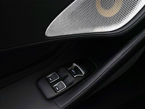 New 2025 McLaren GTS image 14