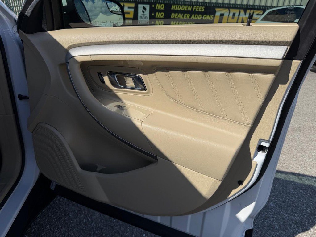 Used 2018 Ford Taurus SEL w/ Equipment Group 201A FWD image 19
