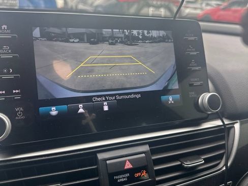 Used 2022 Honda Accord Sport image 3