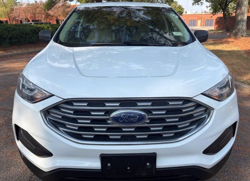 Used 2019 Ford Edge SE FWD image 16