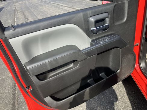 Used 2019 Chevrolet Silverado 1500 Custom w/ Custom Convenience Package AWD/4WD image 14