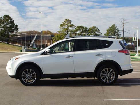 Used 2018 Toyota RAV4 Limited image 13