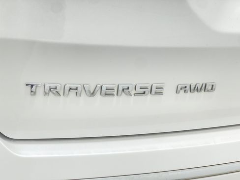 Used 2019 Chevrolet Traverse Premier w/ Driver Confidence II Package FWD image 41