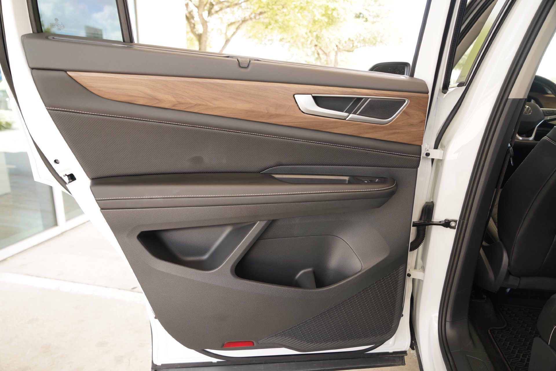 Certified 2026 Volkswagen Atlas SE FWD image 34