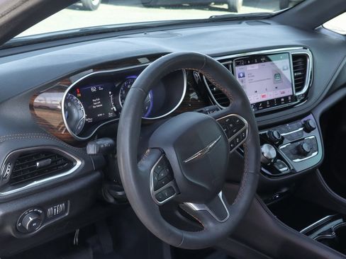 Used 2022 Chrysler Pacifica Pinnacle image 20