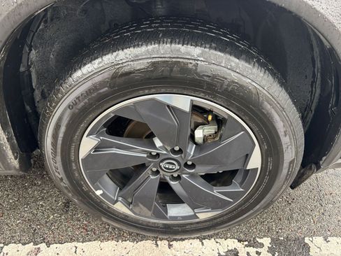 Used 2025 Nissan Rogue SV image 32