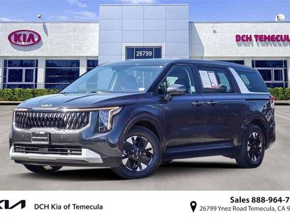 Certified 2025 Kia Carnival LXS